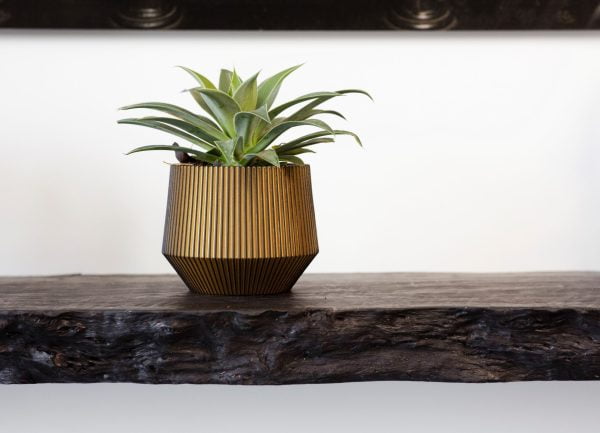 Capi mix and match black and gold in een kast